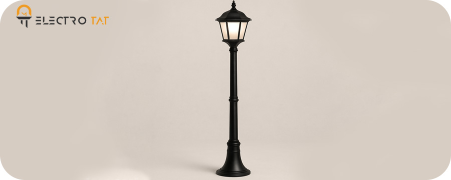  چراغ پارکی و حیاطی ایستاده